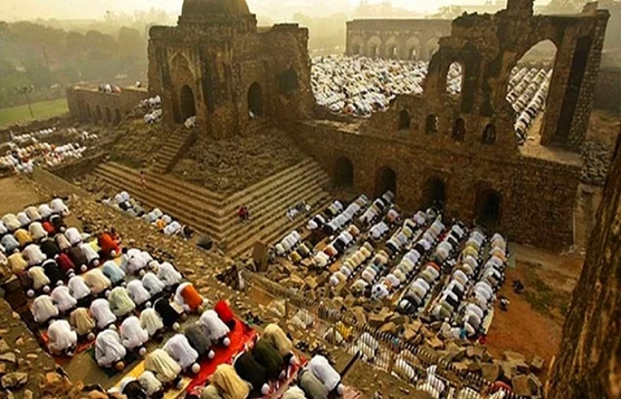 Hindistan’da 16. yüzyıldan kalma Babür Camii’nin yerine Hint tapınağı inşa ediliyor