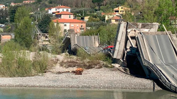 İtalya’da Yine Köprü Çöktü