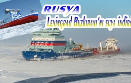Leningrad Buzkıranı’nı Suya İndirildi